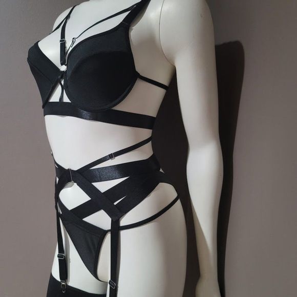 Harness Garter Lingerie Set - Picture 3 of 10